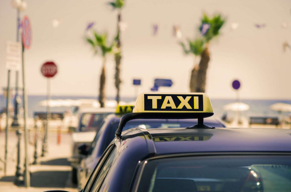 Чим відрізняється трансфер від таксі?