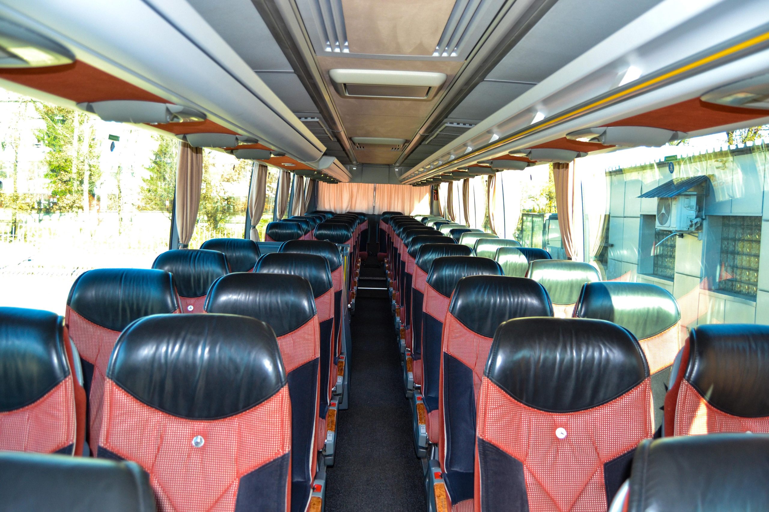 Автобус MERCEDES-BENZ TRAVEGO 2012 год 48+2 места