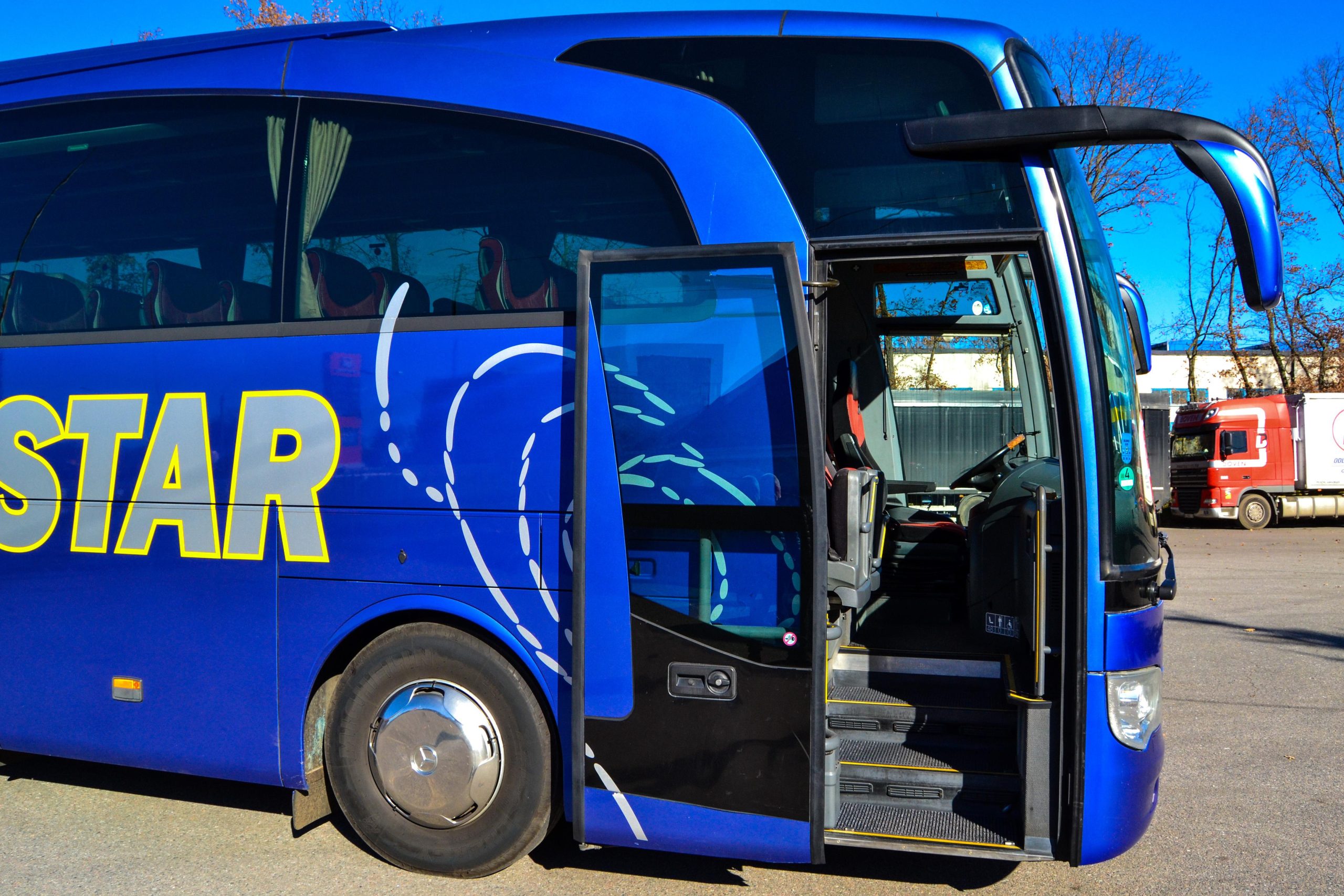 Автобус MERCEDES-BENZ TRAVEGO 2012 год 48+2 места